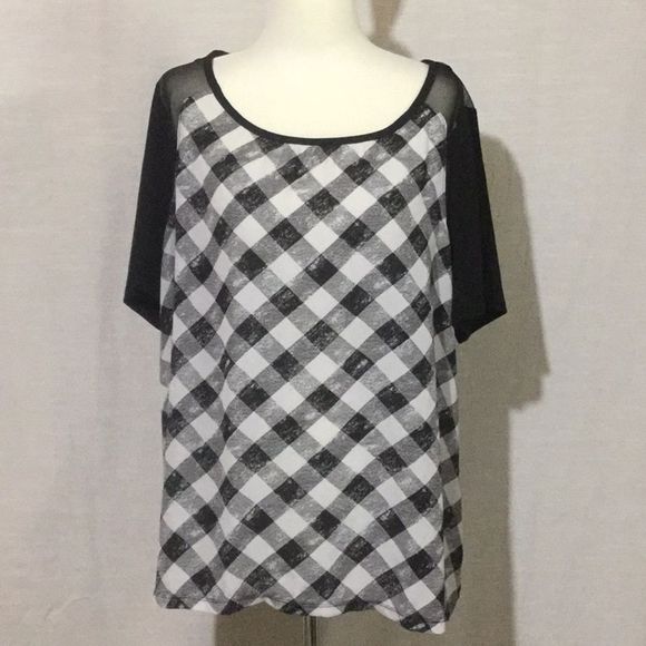 Lane Bryant Mesh Infused Top Short Sleeve Checkered Back and White - Picture 1 of 7